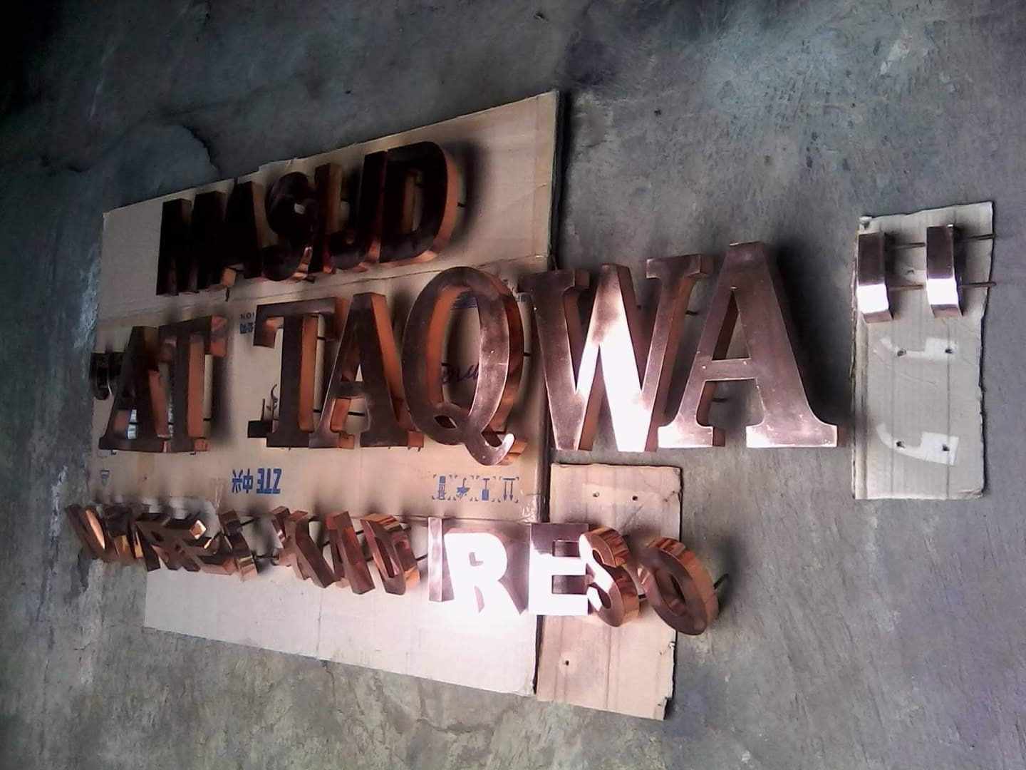 Huruf Timbul Tembaga
